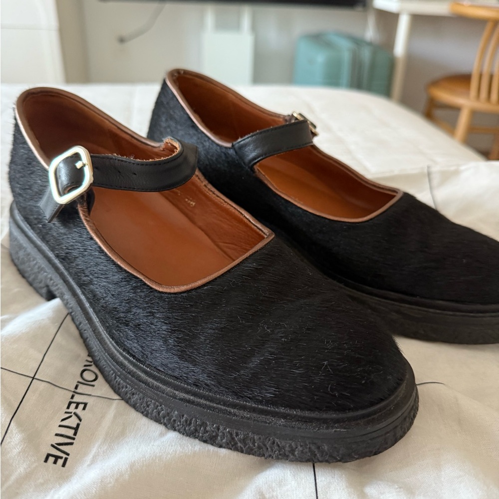 Chic Black Mary Jane Flats